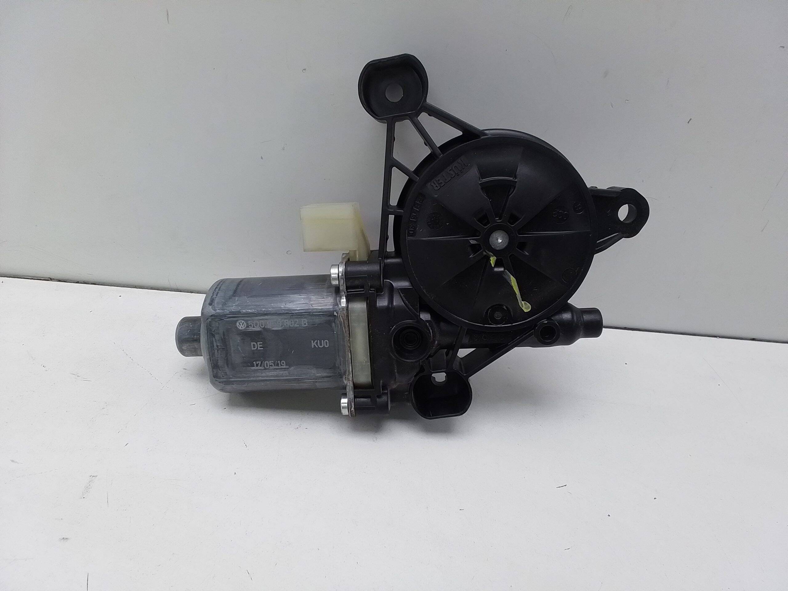 Motor elevalunas delantero derecho seat ateca (kh7)(03.2016->)