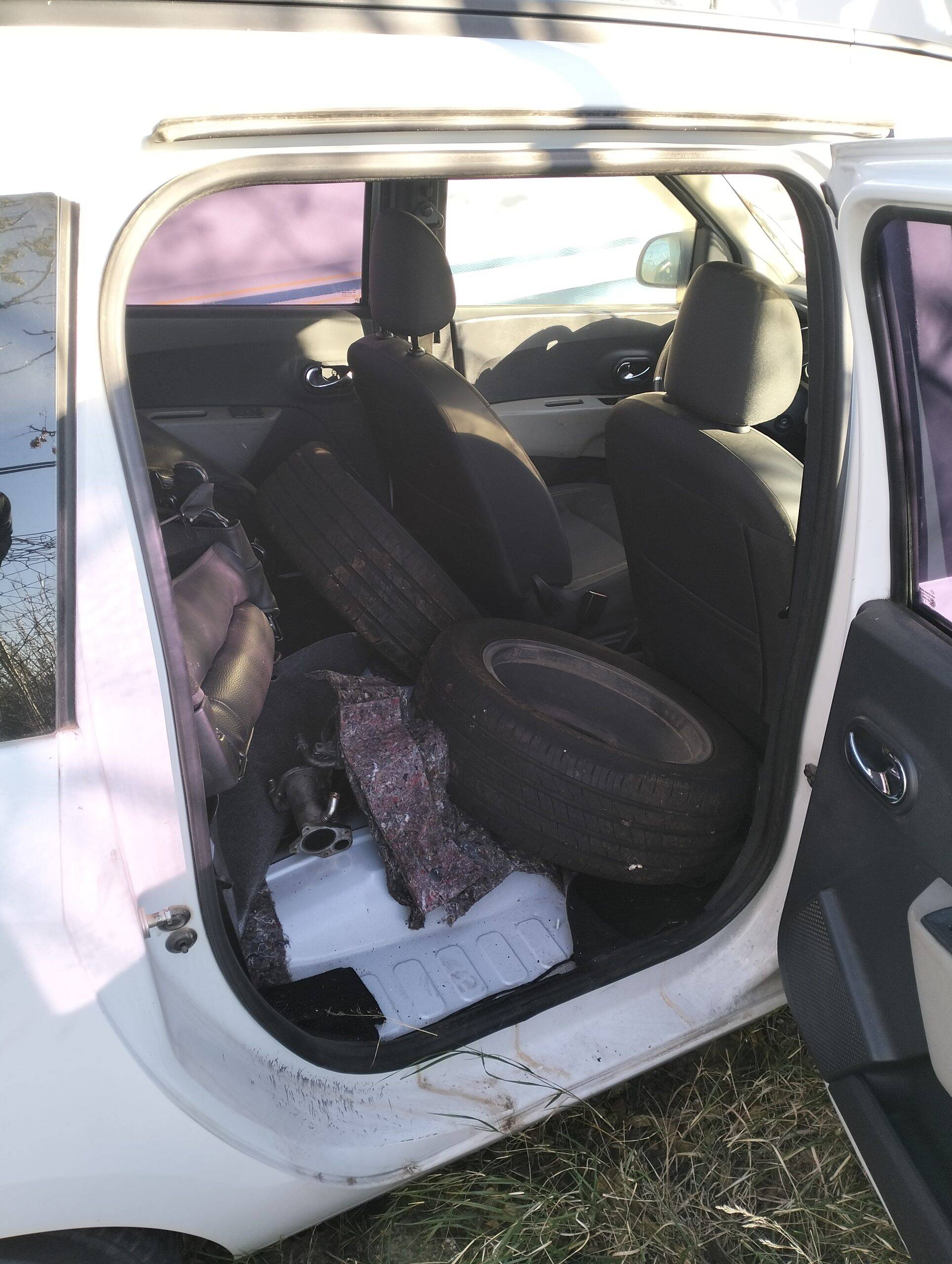 Goma puerta trasera derecha dacia lodgy (04.2012->)