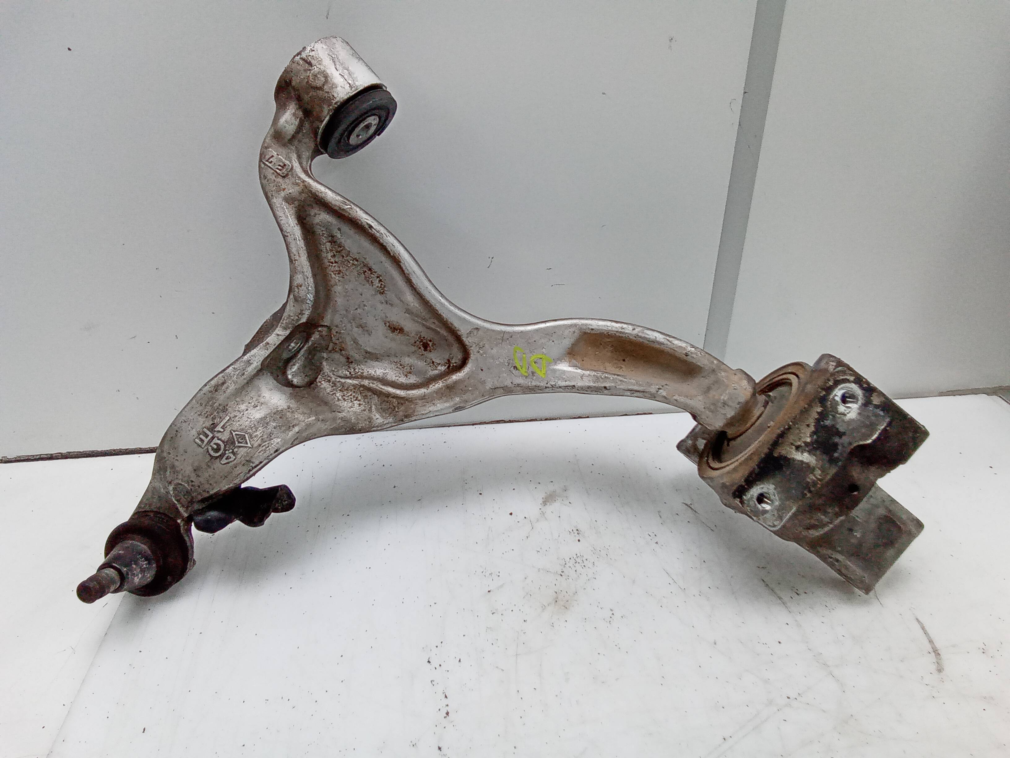 Juego de brazos de suspension delantero derecho infiniti q50 (v37)(2013->)