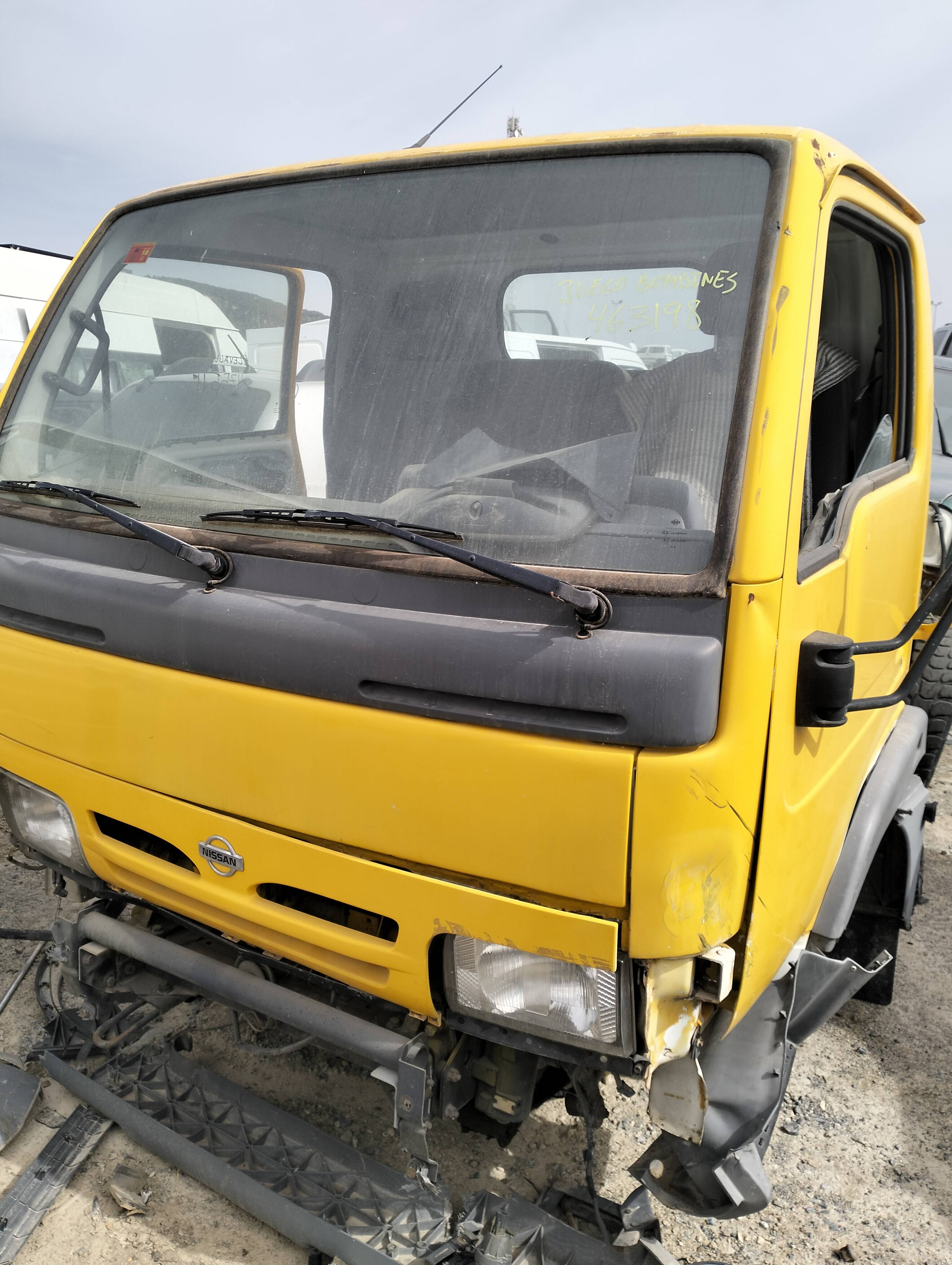 Cinturon seguridad delantero derecho nissan cabstar