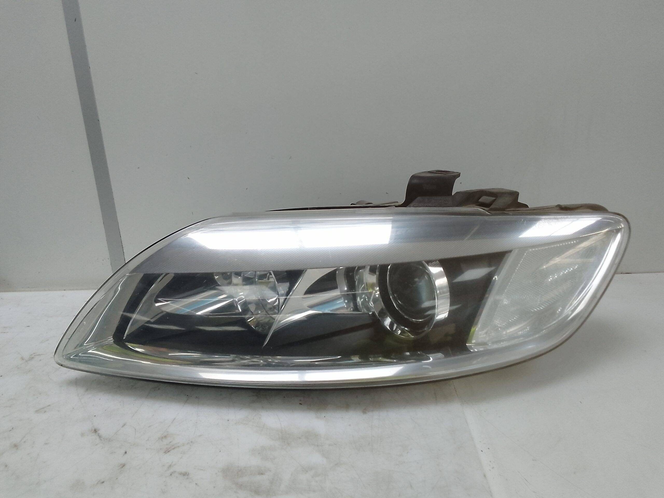 Faro izquierdo audi q7 (4l)(07.2006->)