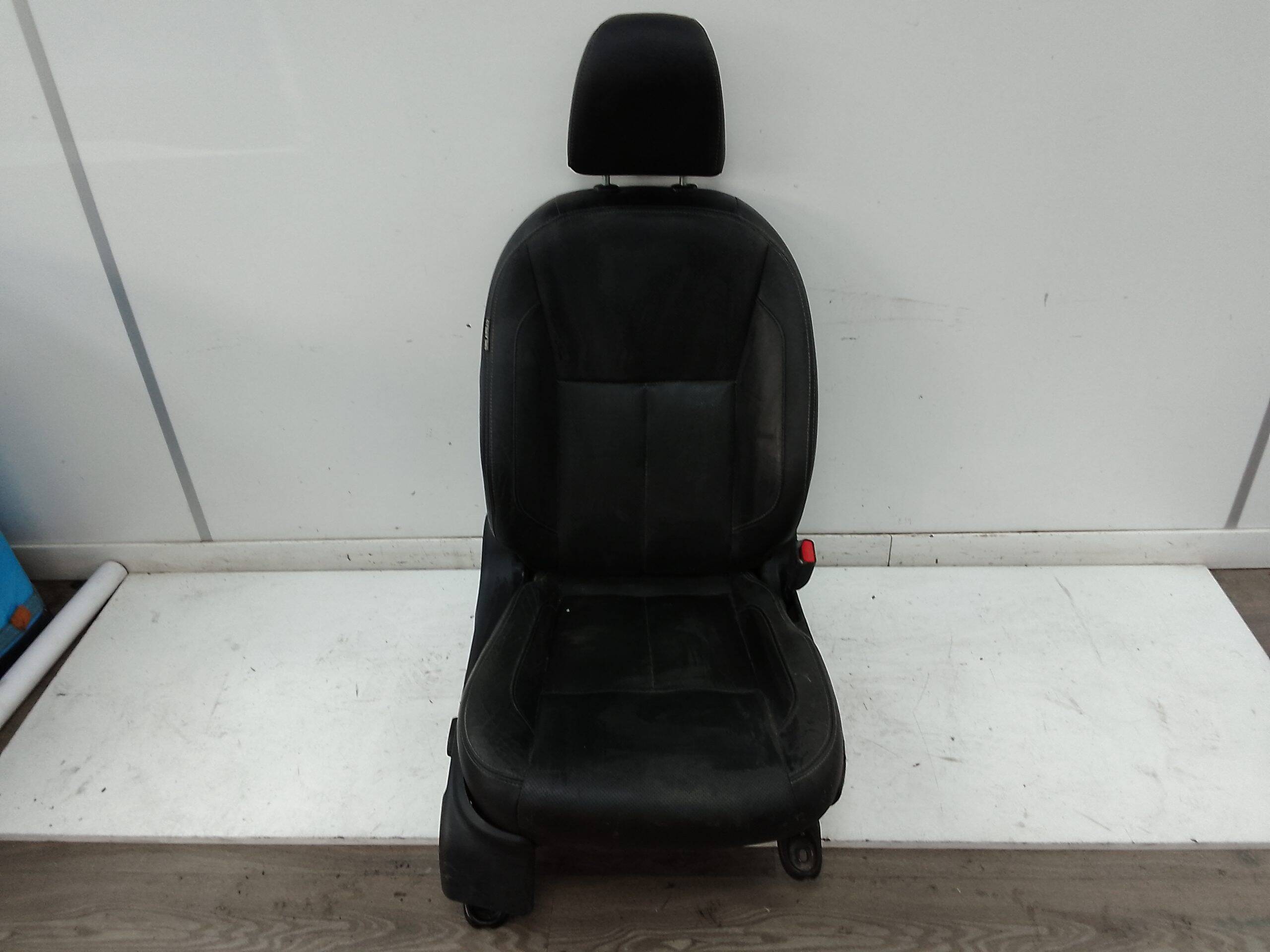 Asiento delantero derecho nissan navara np300 pick-up (d23m)(12.2015->)