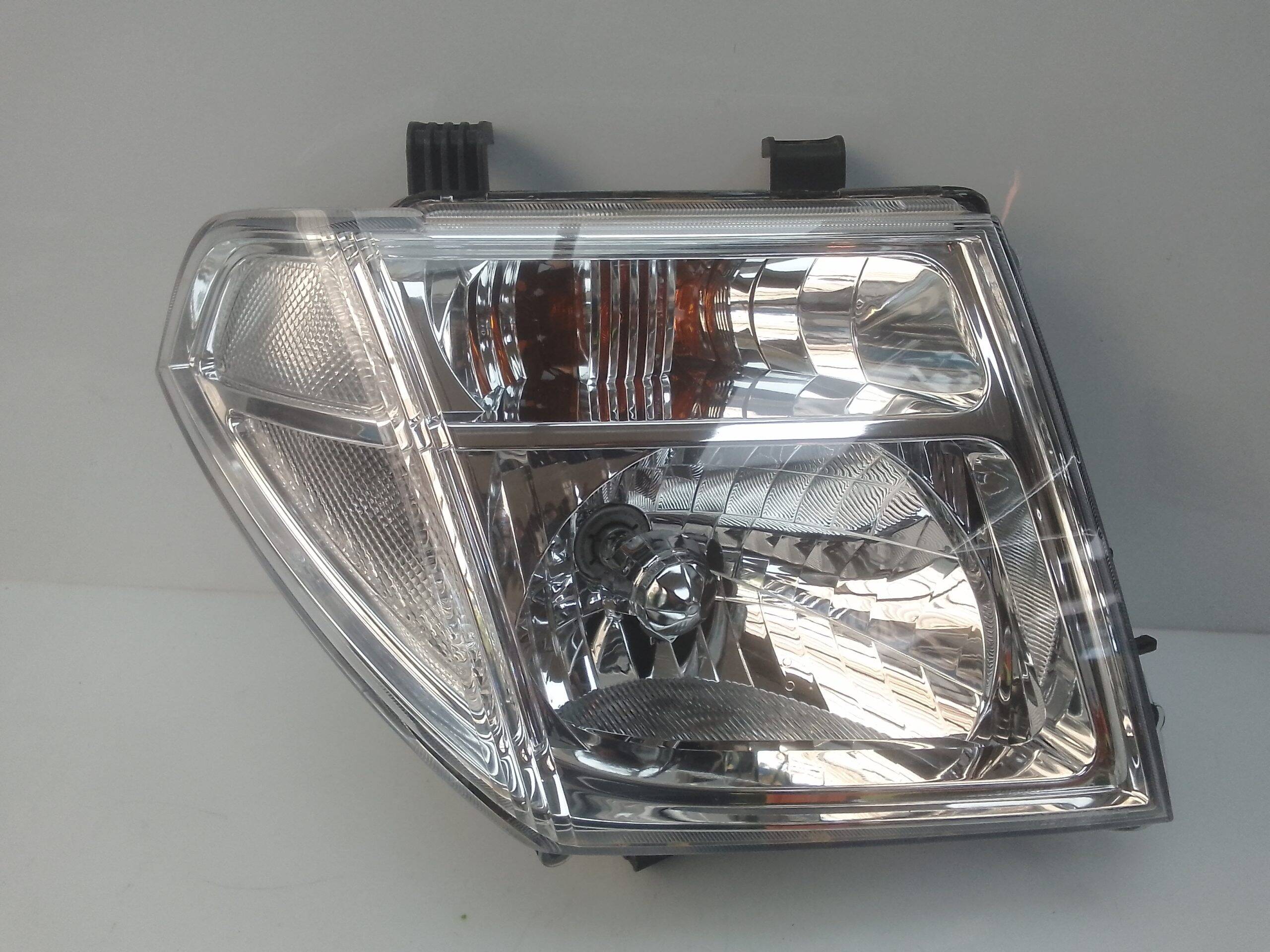 Faro derecho nissan navara pickup (d40m)(05.2005->)