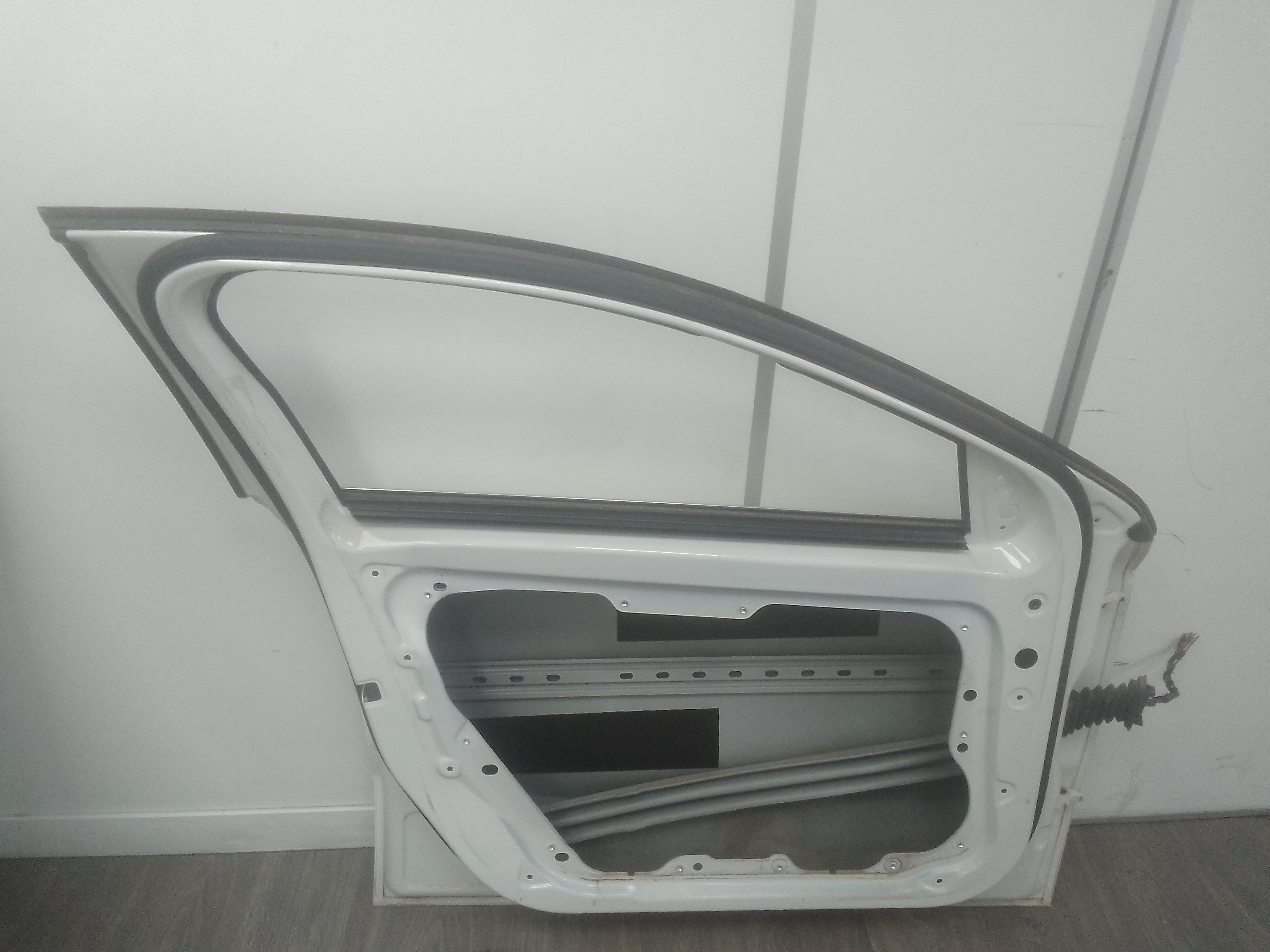 Puerta delantera izquierda mercedes-benz clase a (bm 176)(06.2012->)